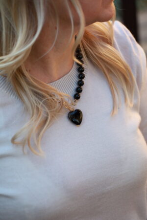 Ręcznie wykonany naszyjnik z czarnego turmalinu z zawieszką serce